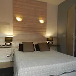 Et 'hotel Chez Gino Etaples-le Touquet エタプル