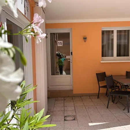 Et 'hotel Chez Gino Etaples-le Touquet 2*