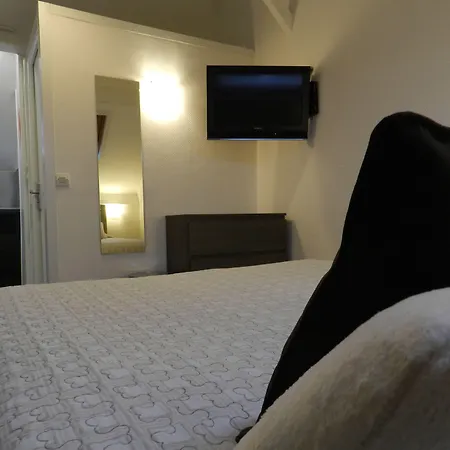 Hotel Et 'hotel Chez Gino Etaples-le Touquet 2*
